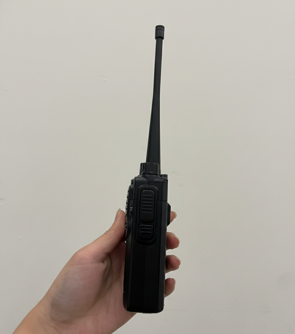 Máy Bộ Đàm Motorola GP 320 5 Máy Bộ Đàm Motorola GP 320 - Ảnh 5