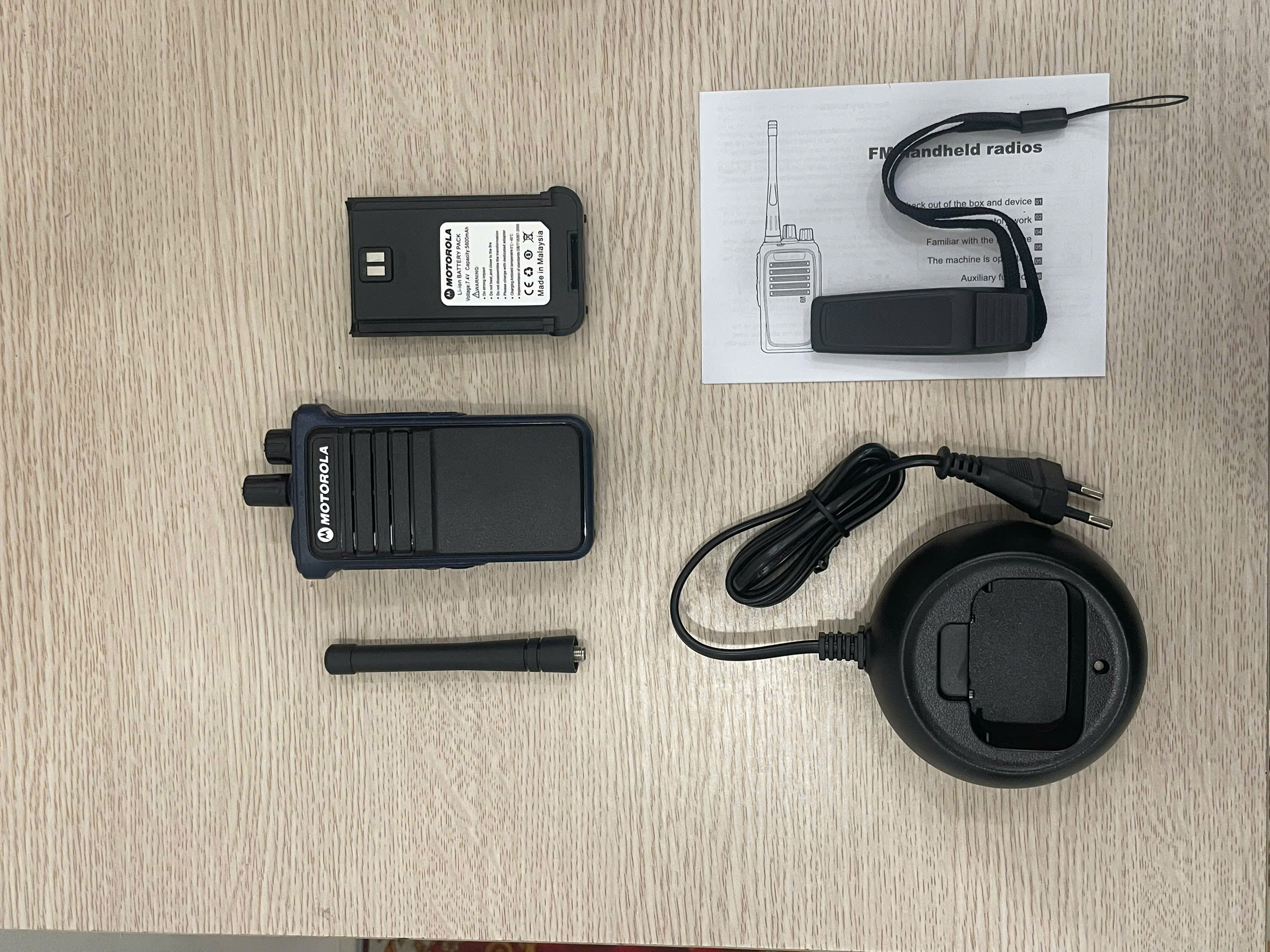 Bộ Đàm Motorola CP 2100 Sóng khỏe, chống nhiễu, pin 5800mAh, liên lạc xa vượt trội 15 z7339519790448 5ba7b9bfb0cd121cf68762841c25fa8b