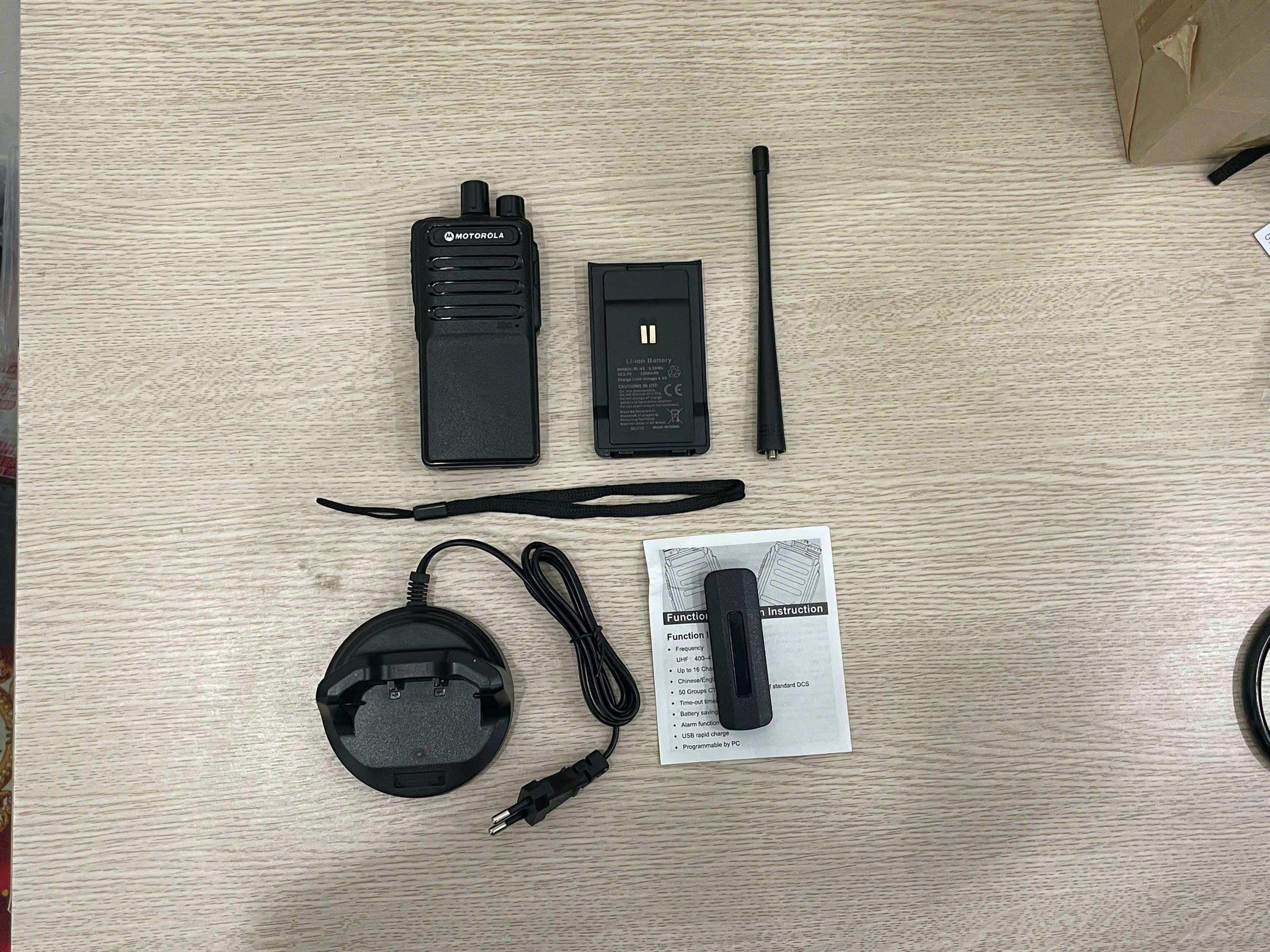 Bộ Đàm Cầm Tay Motorola GP 858 Nhỏ gọn, bền bỉ, pin khỏe, liên lạc ổn định 14 z7357042434819 49e83106bd60008d750e012b18351d23 1 rotated