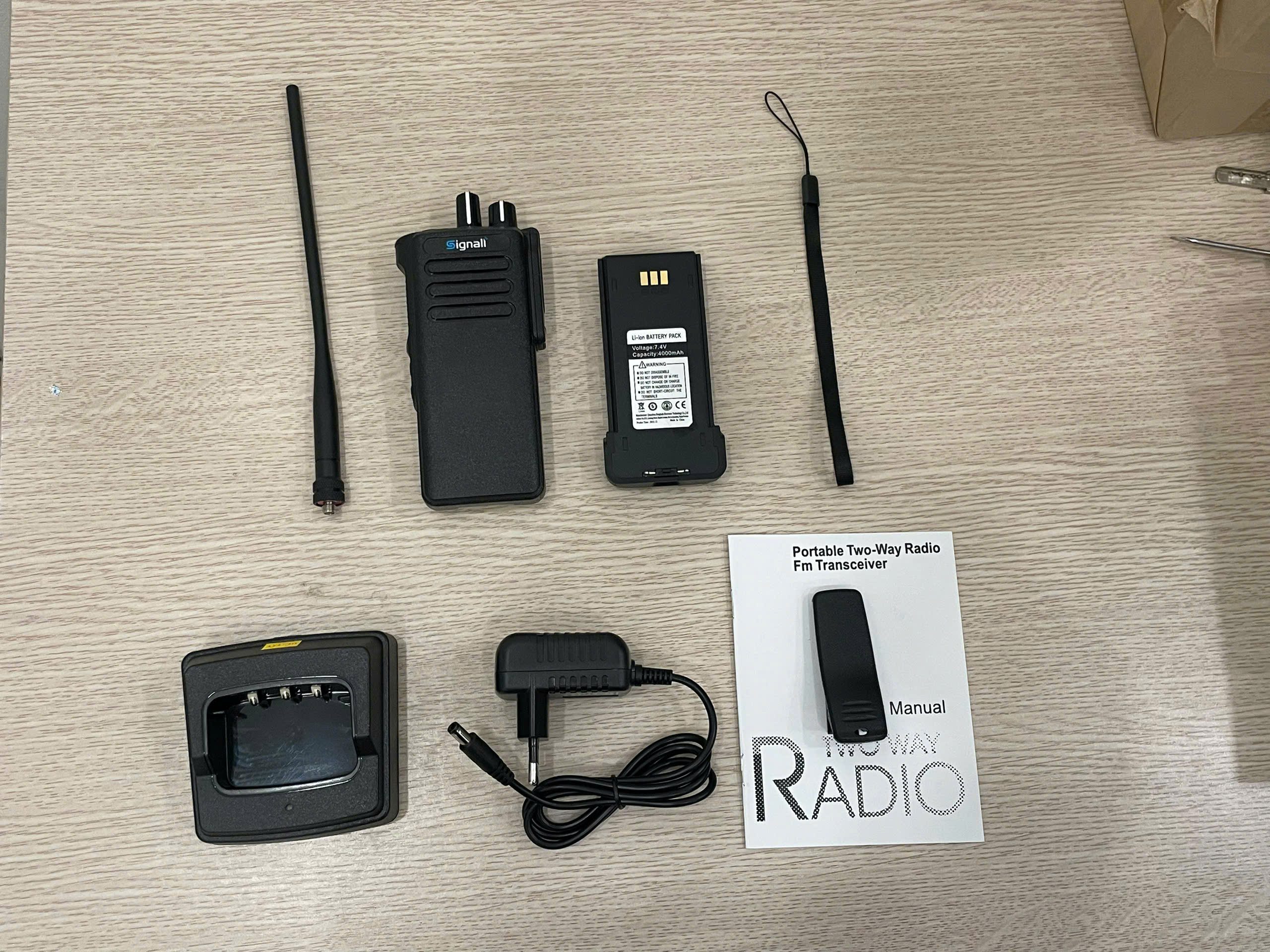 Bộ đàm Signall SN8558 Bộ đàm UHF công trình bền bỉ, tín hiệu ổn định 16 bo dam signall sn8558 gia re rotated