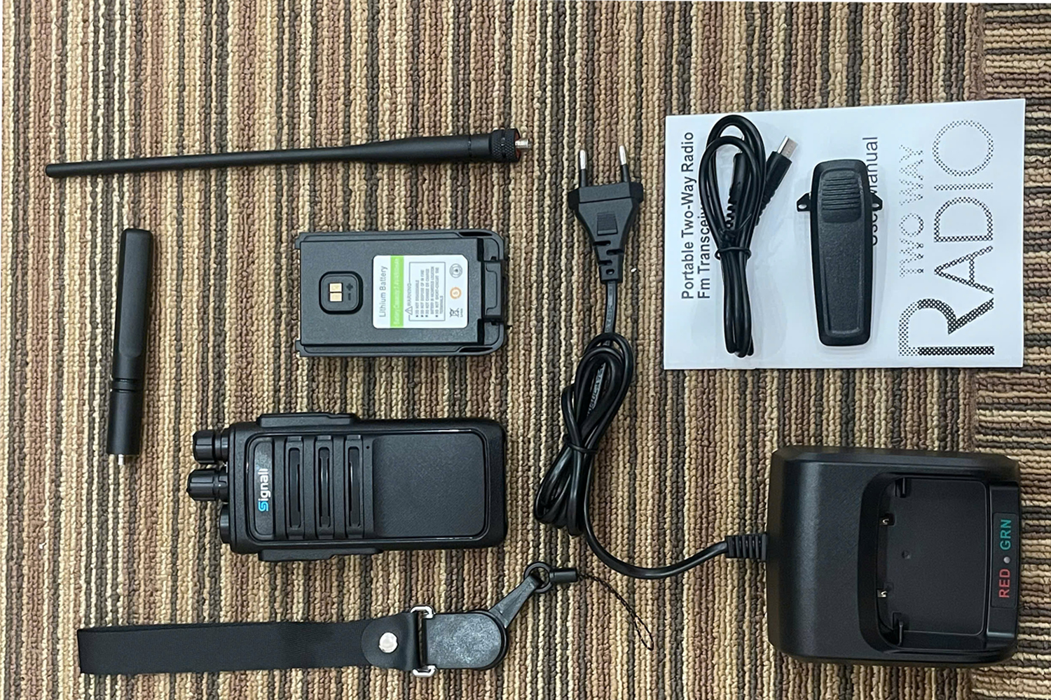 Bộ đàm cầm tay Signall SN58 – Công suất ổn định, pin bền bỉ, tối ưu chi phí cho công trình 10 tron bo phu kien bo dam signall sn58